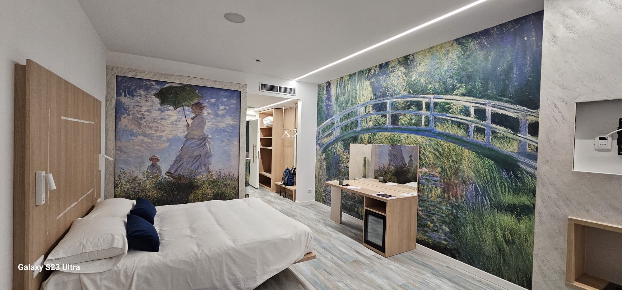 Luxury hotel room - Monet artwork